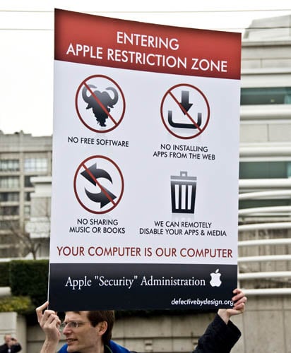 Anti DRM protesters at the 2010 January launch of the iPad