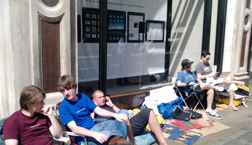 iphone 4 queue