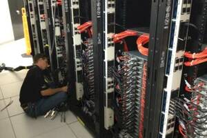 An Atipa tech builds a supercomputer cluster in Kansas