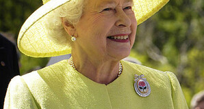 Her Majesty Queen Elizabeth II, aged 81, of the United Kingdom. Photo taken during a visit in NASA’s Goddard Space Flight Center. Greenbelt, Maryland, USA