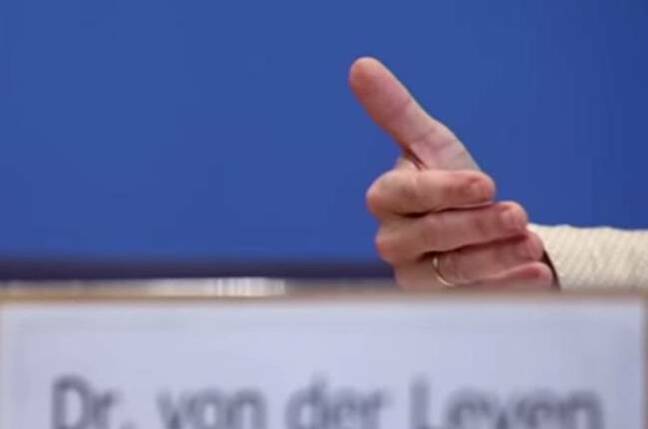 The thumb of the German Defense Minister 