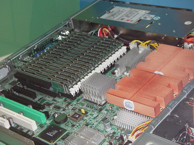 Iwill_16FBDIMM