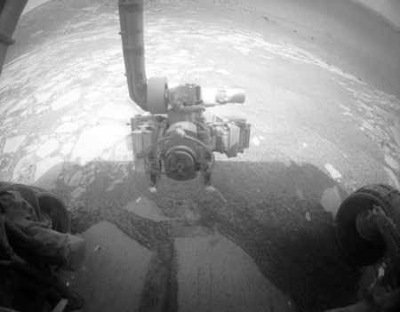 Opportunity starts exploring Victoria crater