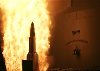 USS <em>Lake Erie</em> launches an SM-3 interceptor at the spy satellite