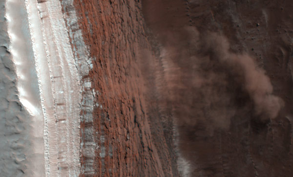 NASA image of Martian avalanche. Pic: NASA/JPL-Caltech/University of Arizona