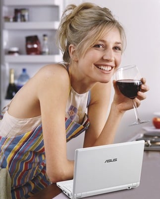 Asus' new Eee girl