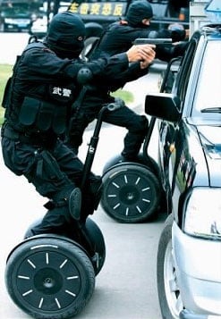 chinese_segway_cops