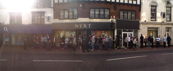 The iPhone queue in Richmond, Surrey