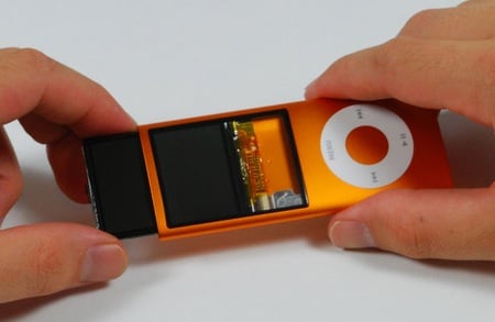 Apple iPod Nano in pieces