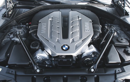 BMW 750li / ActiveHybrid engine