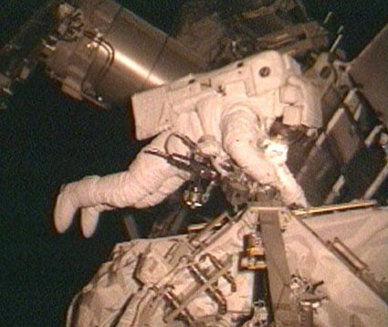 Steve Bowen outside the ISS on the STS-126 fourth and final spacewalk. Pic: NASA