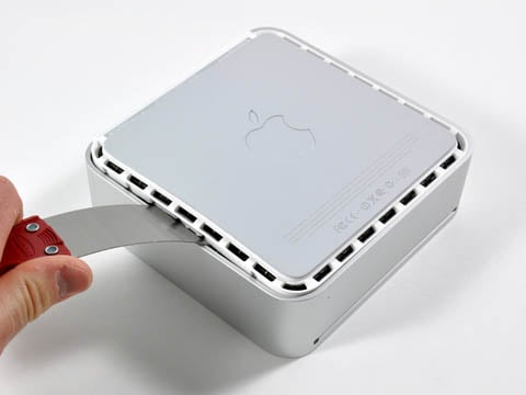 Mac mini teardown: prying open the case