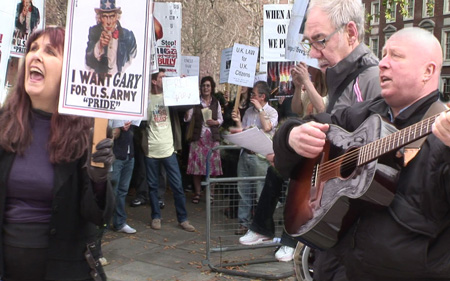 Gary McKinnon US embassy sing-in protest