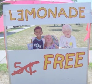 A free lemonade stall