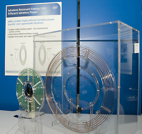 Research@Intel: Wireless Resonant Energy Link demo