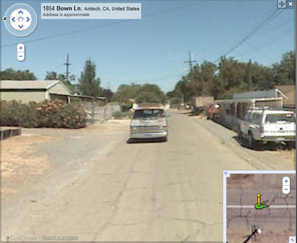 Alleged Garrido vehicle continues to follow Street View van