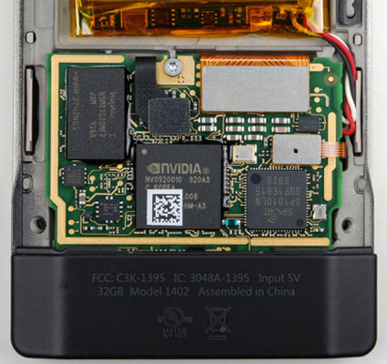 Zune_HD_teardown_01