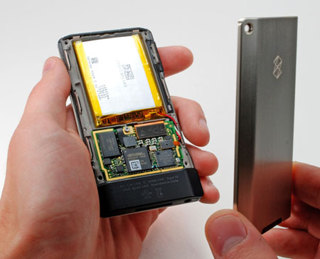 Zune_HD_teardown_05