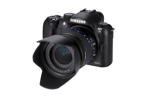 Samsung NX10