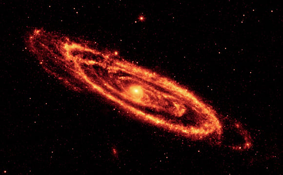 Andromeda at 12 and 22 microns. Pic: NASA