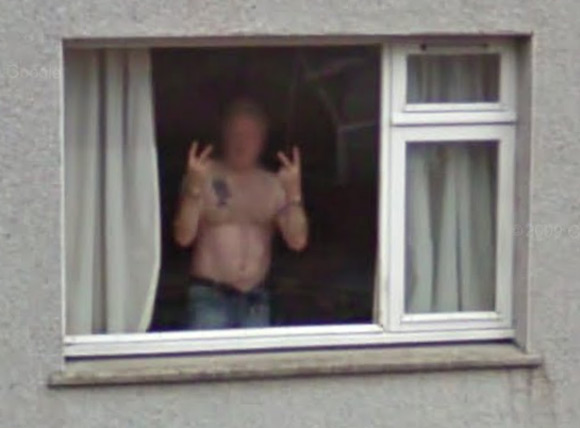 Bare chested Shetlander gives Street View the two-finger treatment