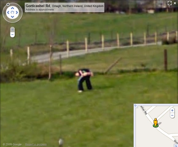 Young lad moons Street View spymobile in Northern Ireland