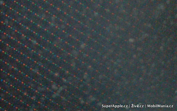 iPhone 4G display, magnified