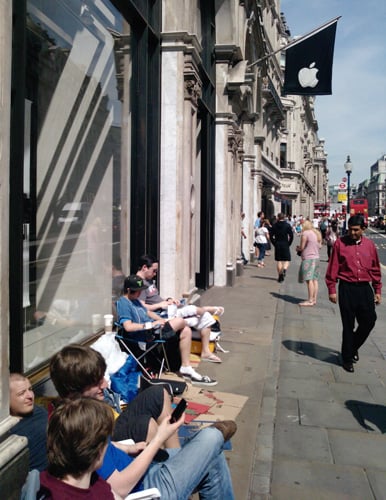 iPhone 4 Queue