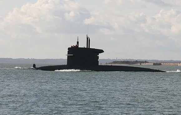 HNLMS Dolfijn leaving Portsmouth. Credit: Brian Burnell