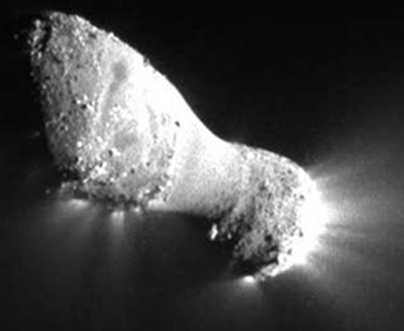 Comet Hartley 2 pictured by the EPOXI mission. Credit: NASA/JPL-Caltech/UMD