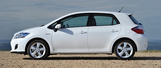 Toyota Auris hybrid e-car • The Register