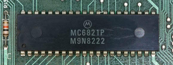 Osborne 1, second version - peripheral-interconnect chip
