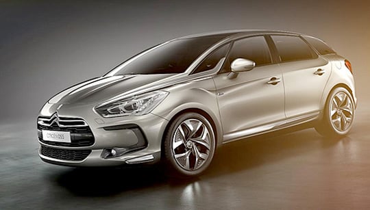 cgi of Citroën DS5 hatchback in moody slate grey