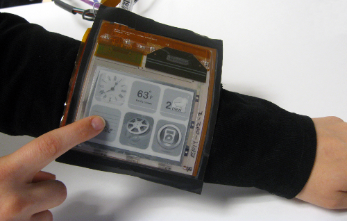 E-Ink screen wrapped around a wrist