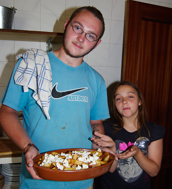 Rui and Katarina serve the poutine