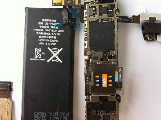 iPhone 4S insides