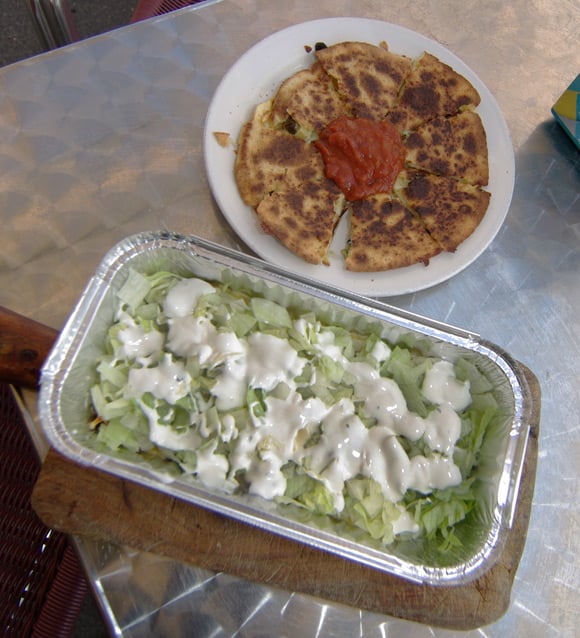 Quesadilla and kapsalon ready to enjoy