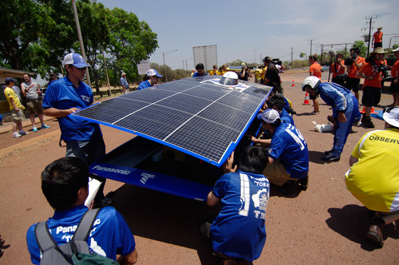 The Tokai team at the Tennant Creek checkpoint