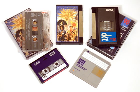 Prerecorded analogue cassette and DCC version with recordable DCC, DAT and MiniDisc 140 data cartridge