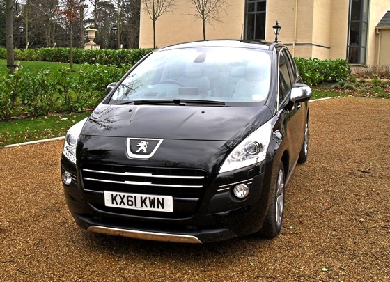 Peugeot 3008 HYbrid4 diesel electric hybrid