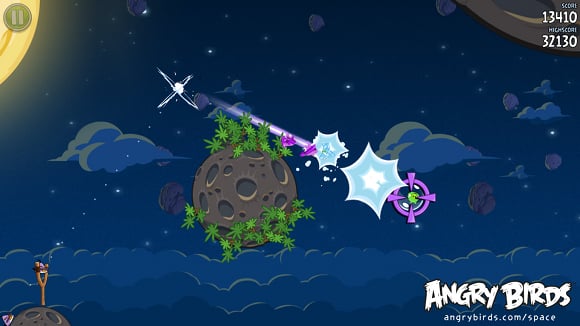 Gameplay from Angry Birds Space