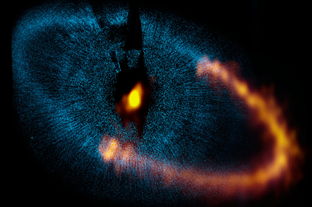 The dust ring around Fomalhaut