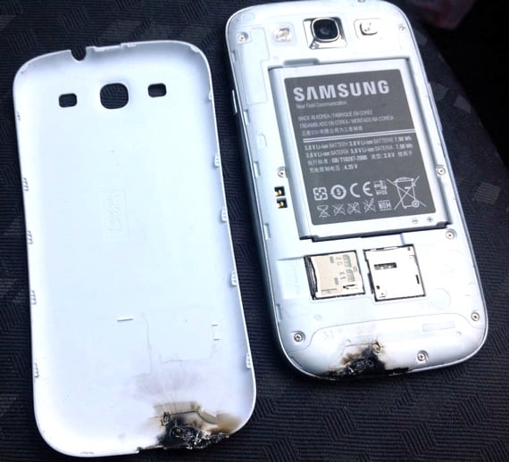 Samsung Galaxy S III damaged