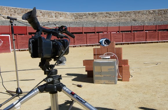 The chamber with the monitoring video camera mounted on its tripod