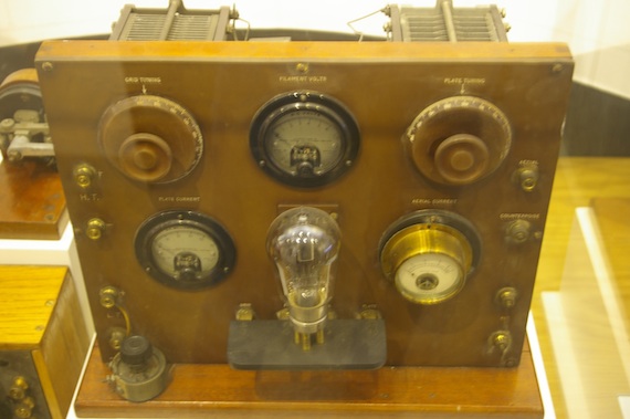 1920s radio, from The National Radio Centre, credit The Register