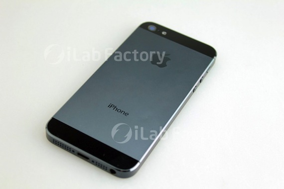 A mock-up of the iPhone 5 showing the metal plated back, credit iLab