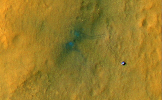 The tracks of the Curiosity Mars Rover seen from space, credit NASA/JPL-Caltech/Univ. of Arizona