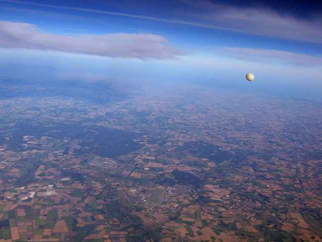 The view at 10km from Dave Akerman&amp;#39;s payload, showing the Millinut balloon in the background