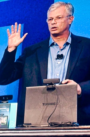 Intel&#39;s David Perlmutter demonstrating gestural recognition at the Intel Developers Forum