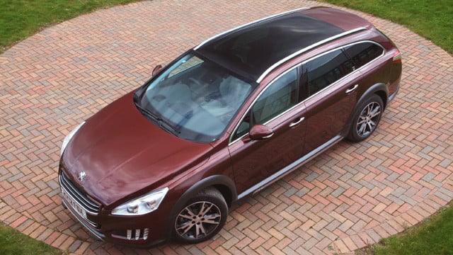 Peugeot 508 RXH hybrid estate car